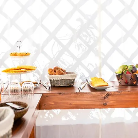 La Gialla Bed and Breakfast 4*